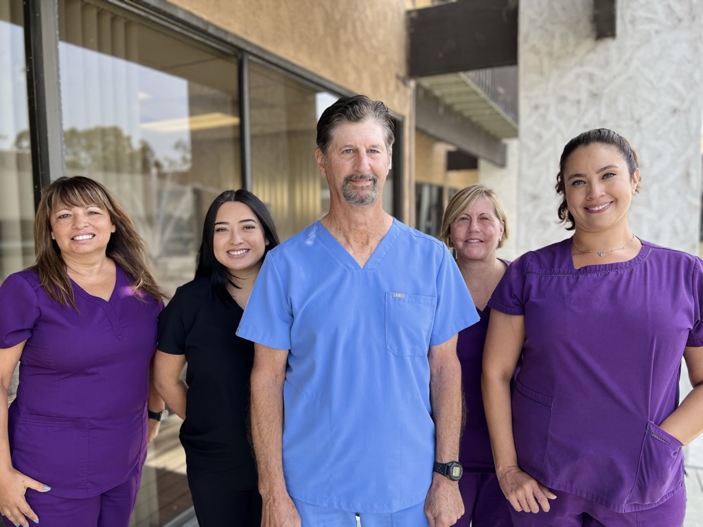079D9696-30DE-4BE7-95CE-847F8CFFDC8A_1_105_c doctor and team